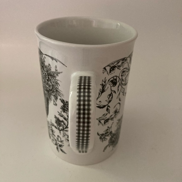 Lady Jayne Ltd Mug with Floral Design - Picture 5 of 10